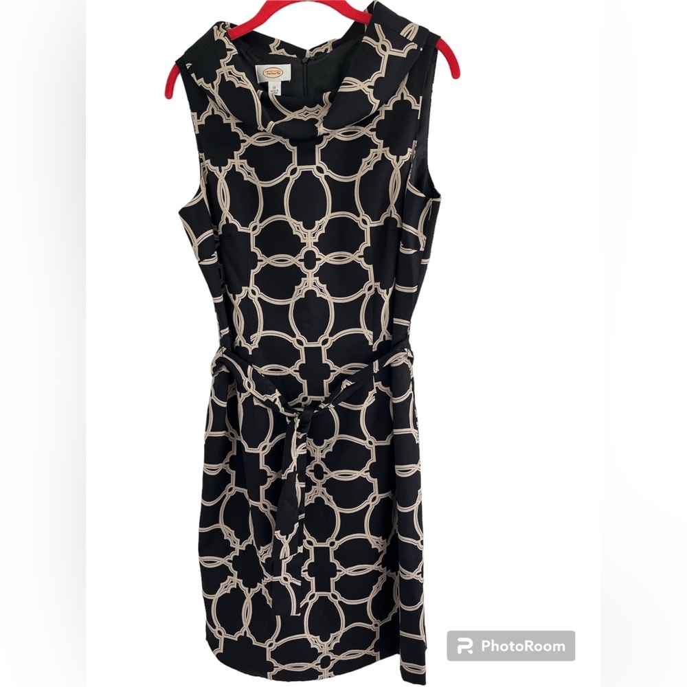 Talbots women’s size 10 dress.  EUC Black and light tan in color.